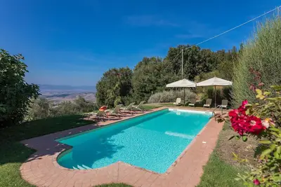 Image de Maison de vacances privée avec piscine privée, Wifi, Tv, patio, parking, près de San Gimignano