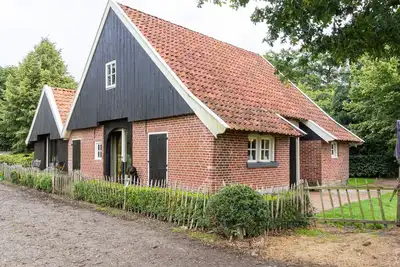 Image de Appartement א Enschede avec Jardin