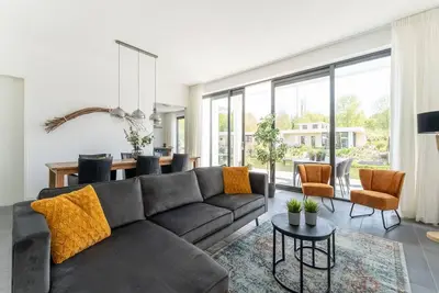 Image de Jolie villa à Zeewolde avec jardin