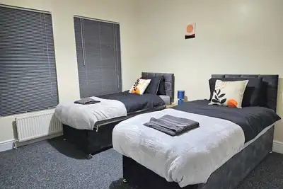 Image de spacious, luxury, near city center, free parking