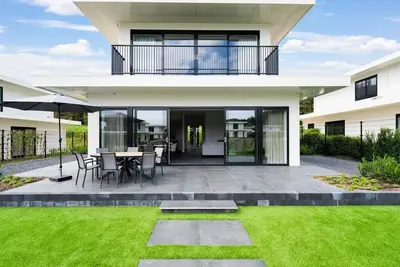 Image de Villa confortable à Zeewolde avec jardin