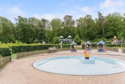 Image de Beau chalet à Vledder avec piscine partagée