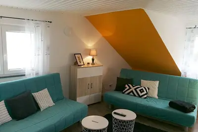 Image de Gästehaus Koblenz - Dachgeschoss pour jusqu'à 10 personnes avec utilisation du jardin et barbecue