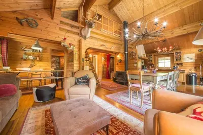 Image de Chalet avec un jardin boisé près de Durbuy