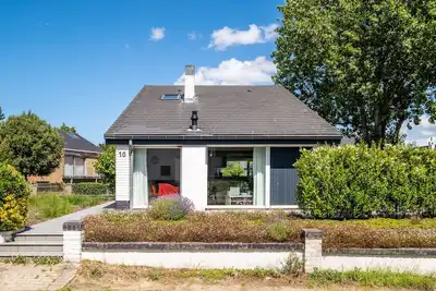 Image de Villa à Koksijde avec Terrasse Ensoleillée