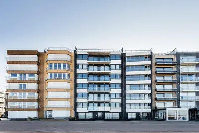 Image de Appartement sur Zeedijk avec vue sur mer