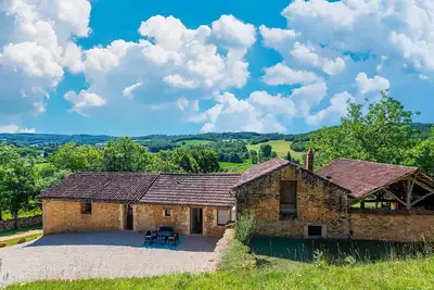 Image de Ferme rénovée à Soturac avec piscine