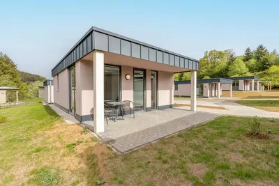 Image de Joli bungalow Ă Hallschlag avec une terrasse-anciennement Tui Ferienhaus