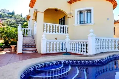 Image de Villa confortable dans un environnement magnifique