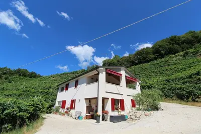 Image de Belle maison de vacances Ă Miane avec terrasse