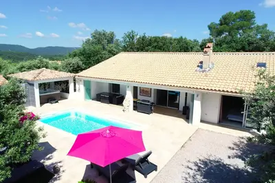 Image de Maison de vacances avec grand jardin et piscine