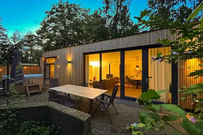 Image de Belles suites de vacances en forêt avec bien-être