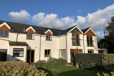 Image de Spacious Ty Adeiladwr Cwch, with stunning mountain views near Red Wharf Bay