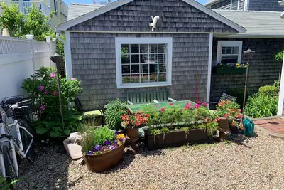 Image de Cozy Cottage on Central