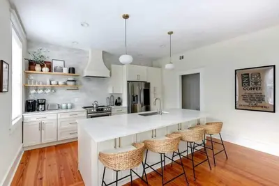 Image de Eleanor Loft, Quiet | Refreshing | Contemporary