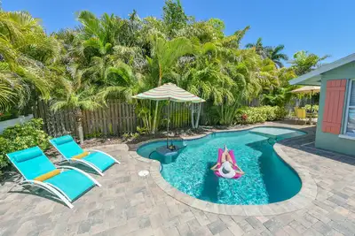 Image de Single-Level Beach Home, Short Walk to Sand! Close to Dining, Shopping, and More