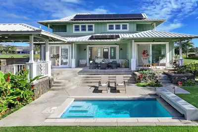 Jc Surf House: Elegant 5br w/ Pool, Bbq & Ocean Views