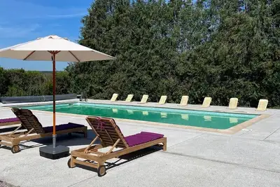 Image de Villa Bien-être et Fête : Jacuzzi, Sauna, Court de Tennis, Piscine D'été, Étang