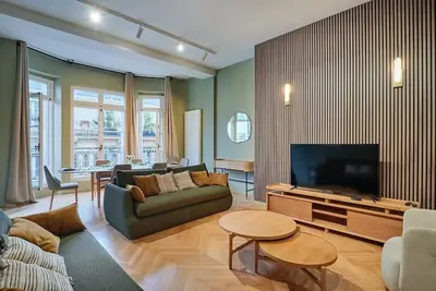 Image de Superbe appartement situé à cote de l'Arc de Triomphe/ Trocadero