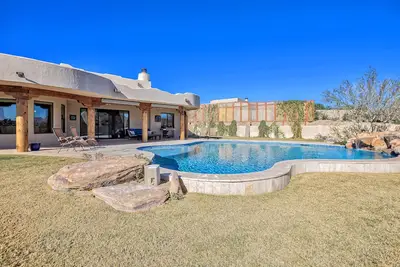 Image de Near Lake Pleasant - The Lodge at New River