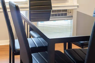 Image de Centrally Located 2br Apartment