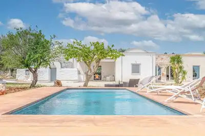 Villa à Latiano avec 4 chambres à coucher, 8 couchages