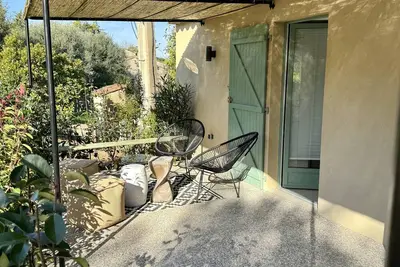 Image de Mazet agricole une chambre dans les vignobles et proche de la mer
