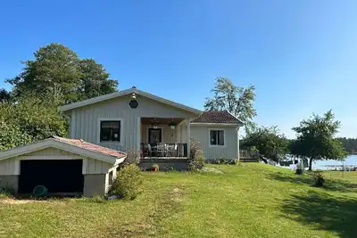 Image de Wonderful holiday home location right on the lake in Småland