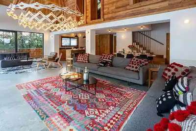 Image de Chalet Gloribel - 5 chambres, 5sdb, jacuzzi, parking