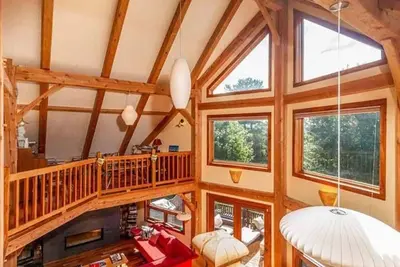 Image de Modern post & beam, mountain views. Minutes from Lake Champlain, near Sugarbush