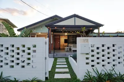 Image de 🏖️ Renovated Family Beach House, Walk to Sand 🌊