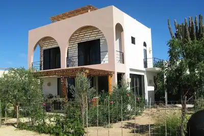 Image de Casa Vizcaino, Surf and Serenity in Baja's Agrihood