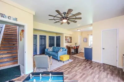 Image de Barndominium with Mountain Views & Hot tub! Pets Welcome!