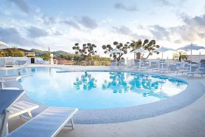 Image de Casa Spirea N: A characteristic and welcoming apartment situated in a quiet location, a few minutes from the town center, with Free Wi-Fi.
