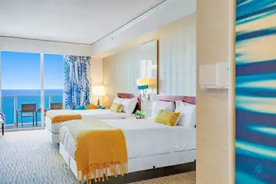Image de Sunny Isles Bliss: Beachfront Retreat for 4