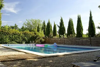 Gîte en campagne avec piscine