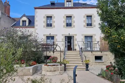 Image de Gîte spacieux à Briare avec terrasse, idéale pour familles et séminaires, animaux acceptés.