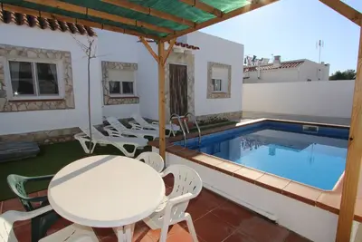 Image de Maison de vacances près de la mer avec piscine privée, clim, wifi, animaux admis, plage pour chiens