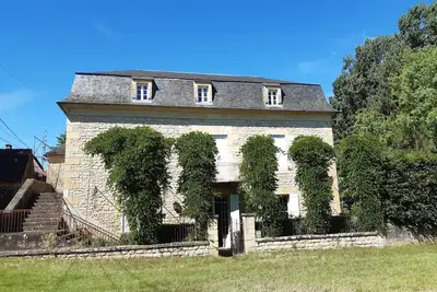 Image de En Périgord Noir, Location d'une belle maison 10 personnes avec piscine privée