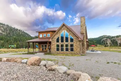 Image de New Listing! Newly Constructed Mtn Cabin, Ev Charger, Hot Tub, Garage