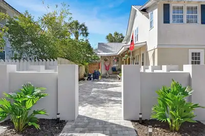 Image de 4br St. Simons Beach House • Walk to Crab Trap & King & Prince