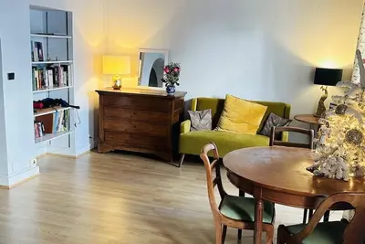 Image de Historic, Luxurious Marais Apartment