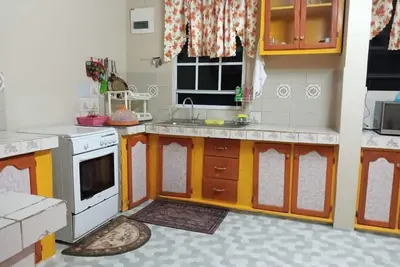 Image de Lovely, spacious apartment in quiet neighborhood.