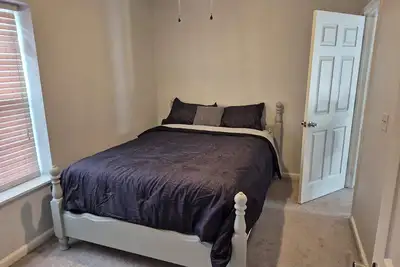 Image de 1 Bedroom 1 bath with 3 car parking. Side Yard, Carolina Beach. 5 minutes away.