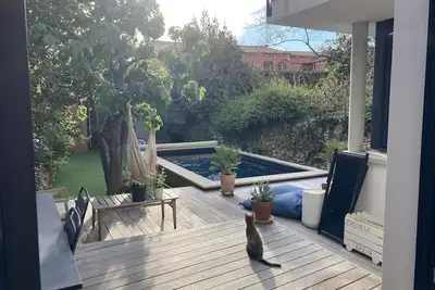 Maison à Marseille piscine, vue mer, jardin, terrasse, proche mer et commerces