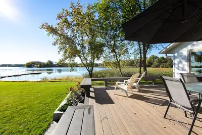 Image de Serene Lakefront Home On Lake Minnetonka