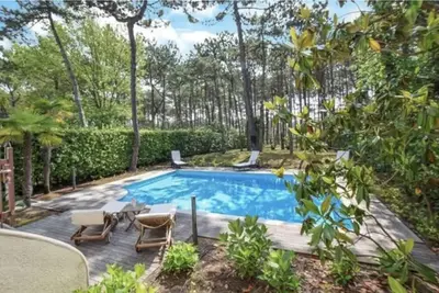 Villa Shumann with pool