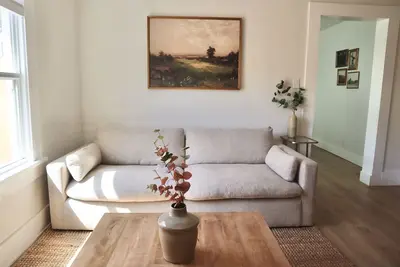 Image de Cozy Grand Central Bungalow