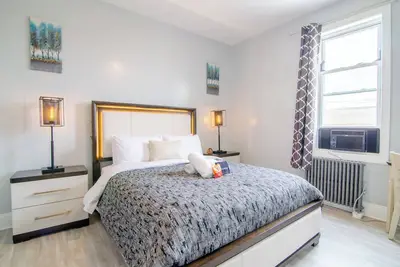 Image de Love my place- 10 Mins Away To Nyc - Pristine Apartment