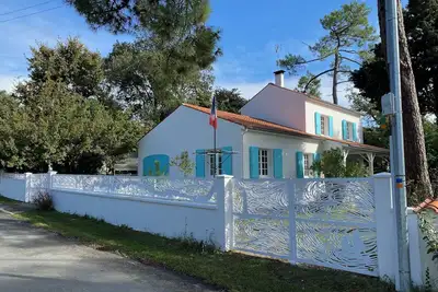 Image de Maison Marlette, villa dans le domaine privé des fées